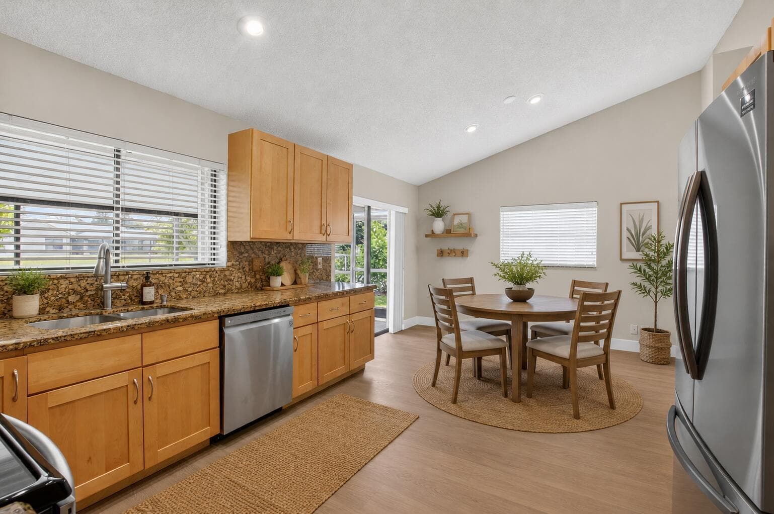 9720 Majestic Way photo 7