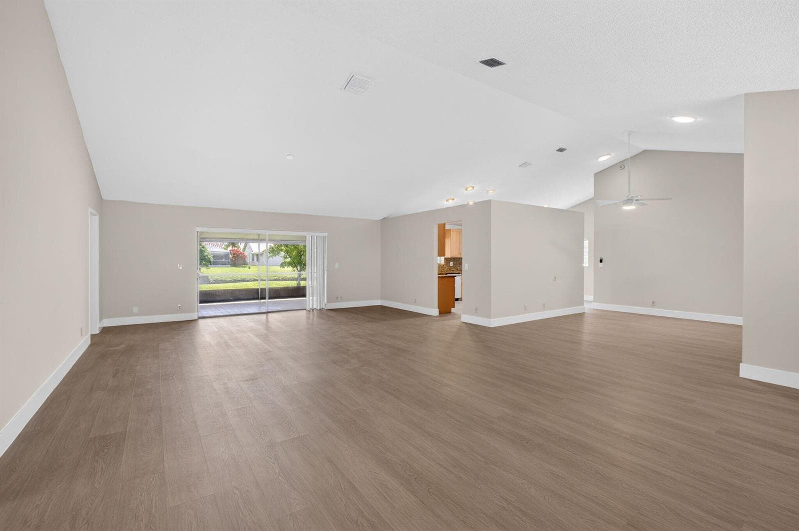 9720 Majestic Way photo 9