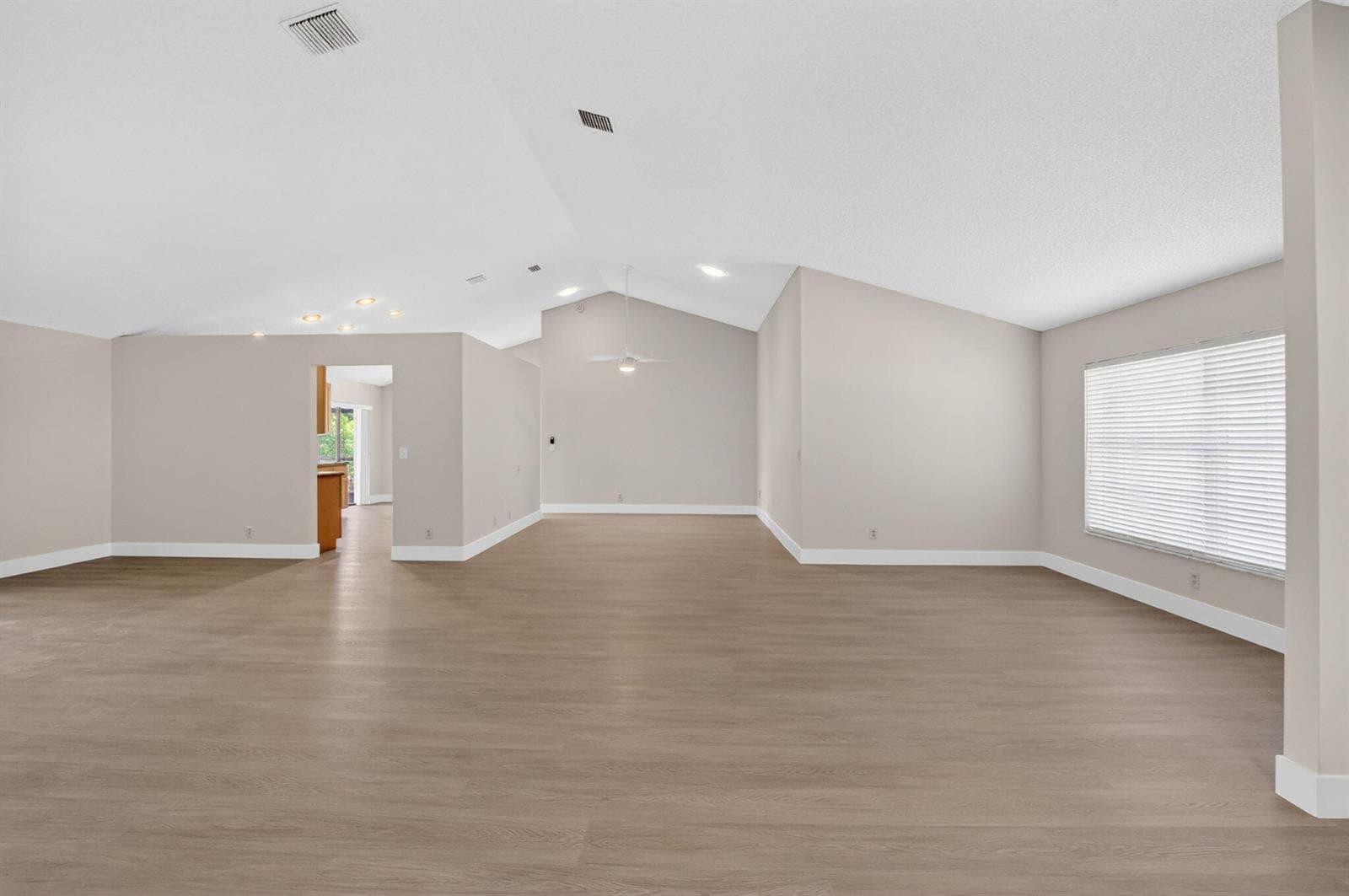 9720 Majestic Way photo 10