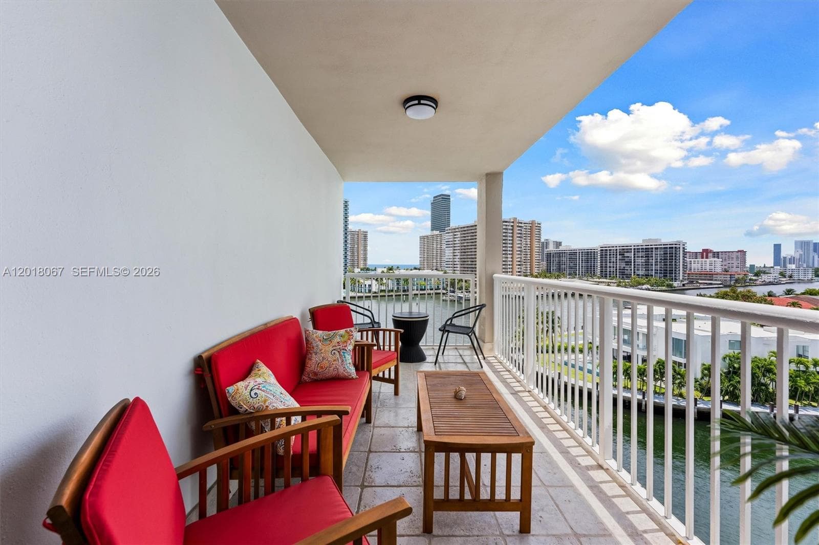 121 Golden Isles Dr 707 photo 4