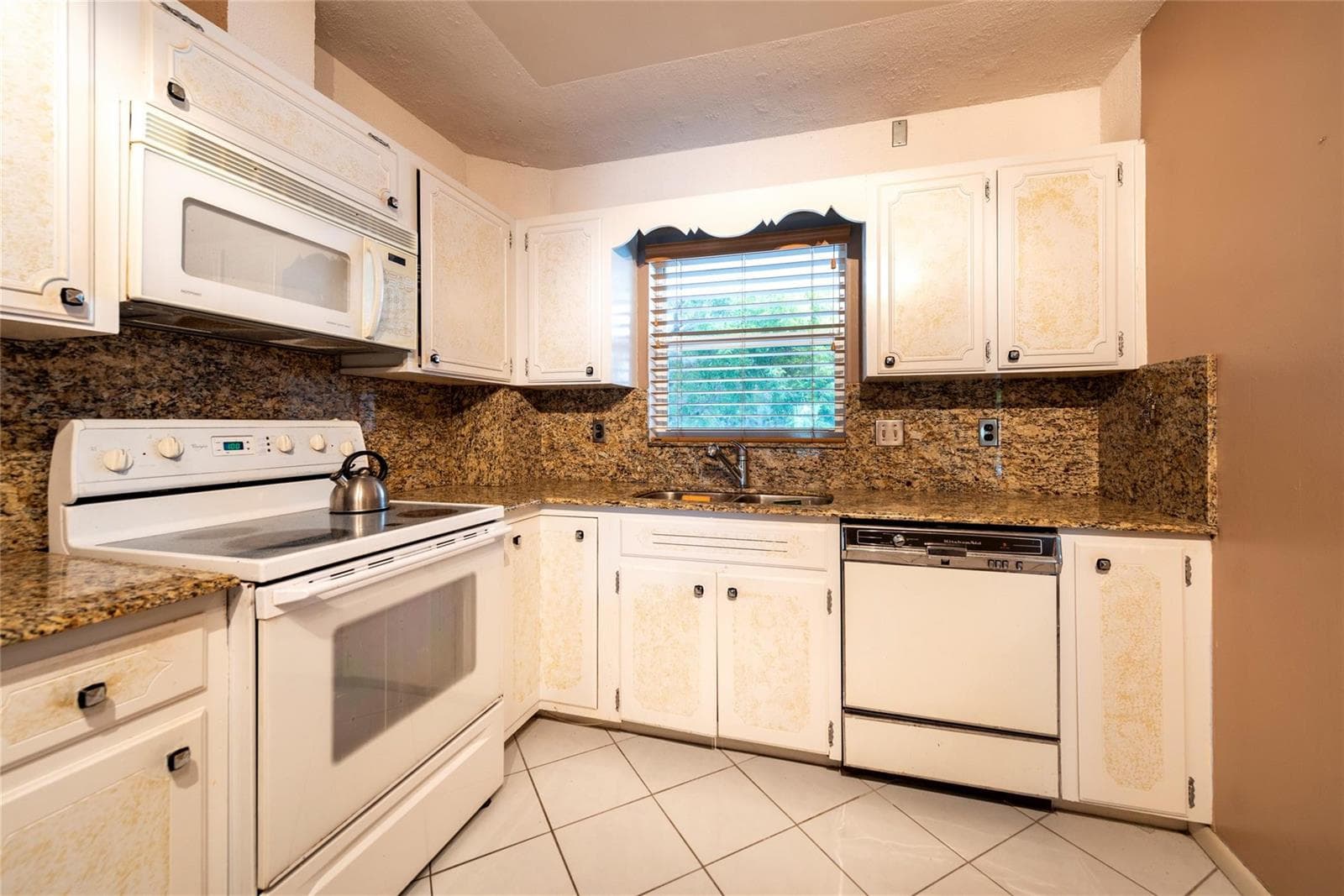 3333 NE 36th Street 6 photo 24