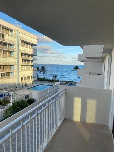 3215 S Ocean Boulevard 402 photo 19