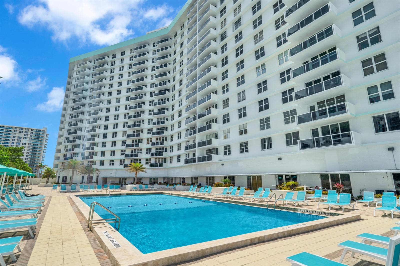 3725 S Ocean Drive 1215 photo 1