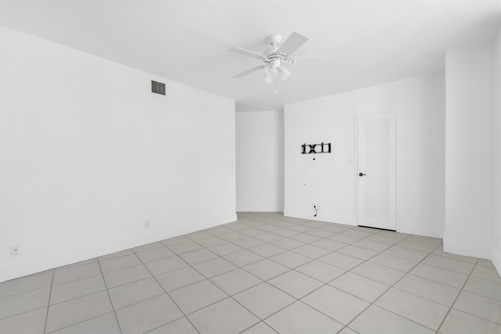 3725 S Ocean Drive 1215 photo 10