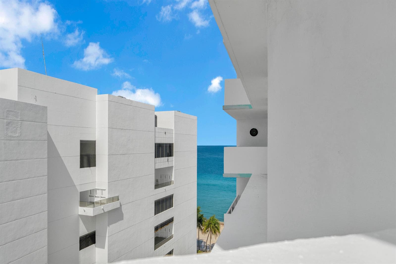 3725 S Ocean Drive 1215 photo 4