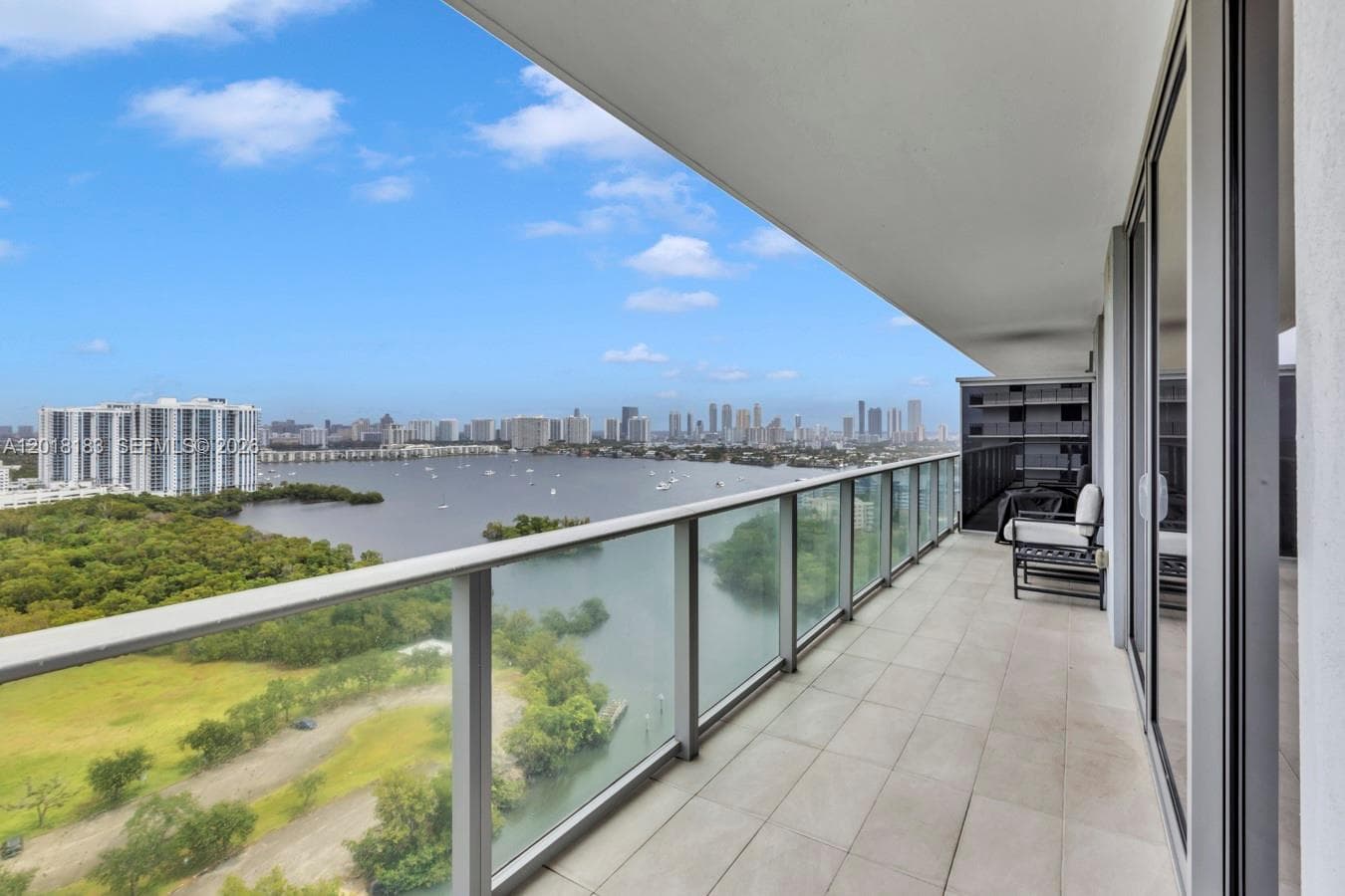 16385 Biscayne Blvd 2101 photo 1