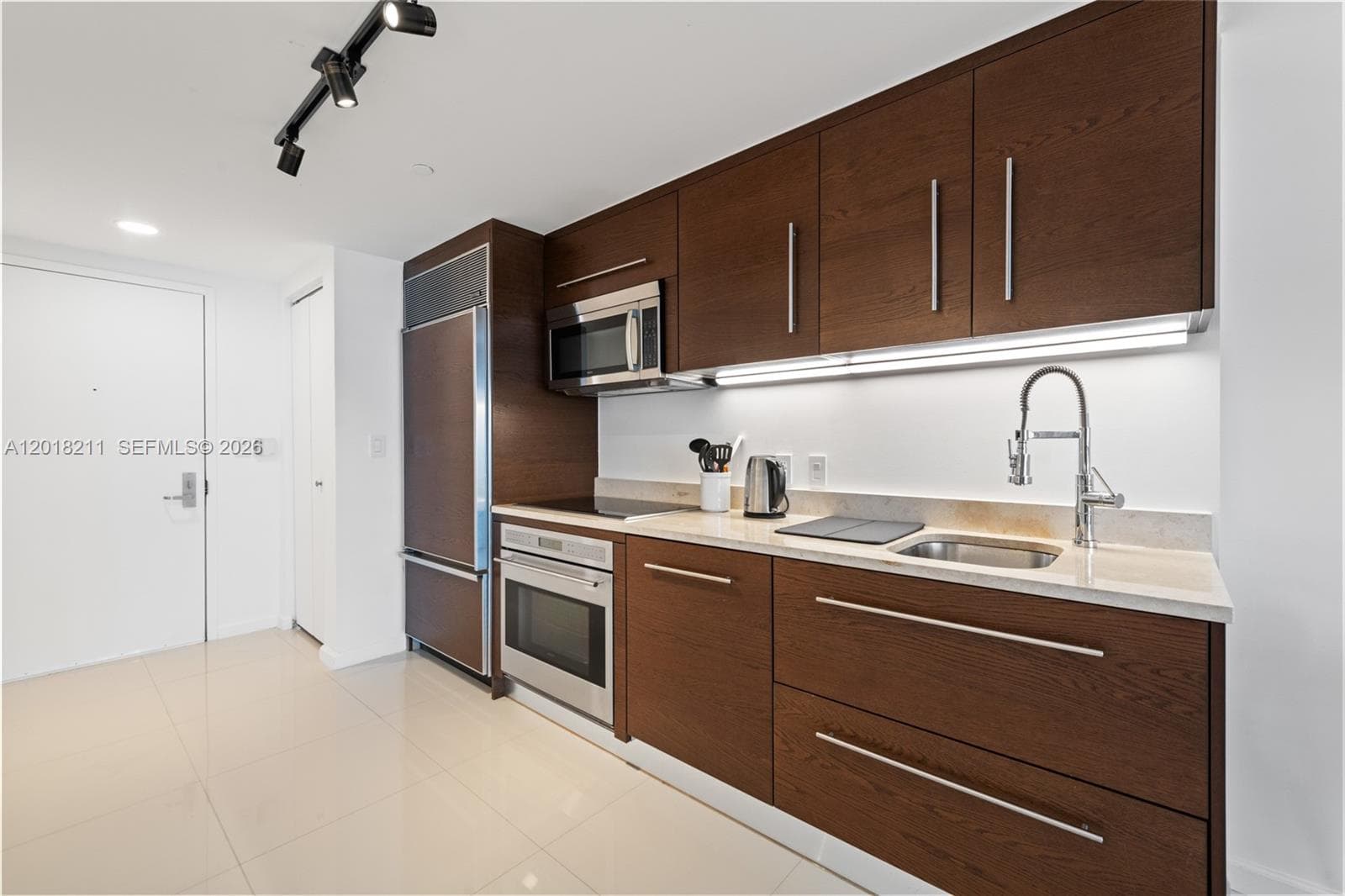 465 Brickell Ave 904 photo 6