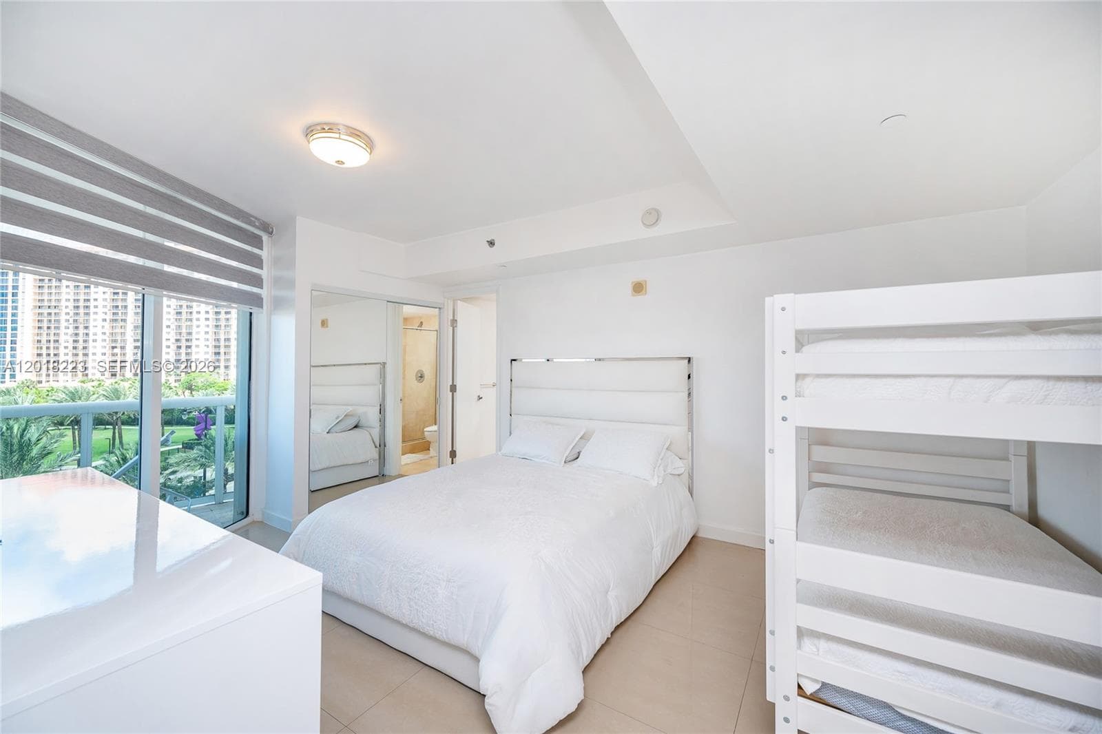 17201 Collins Ave 506 photo 18
