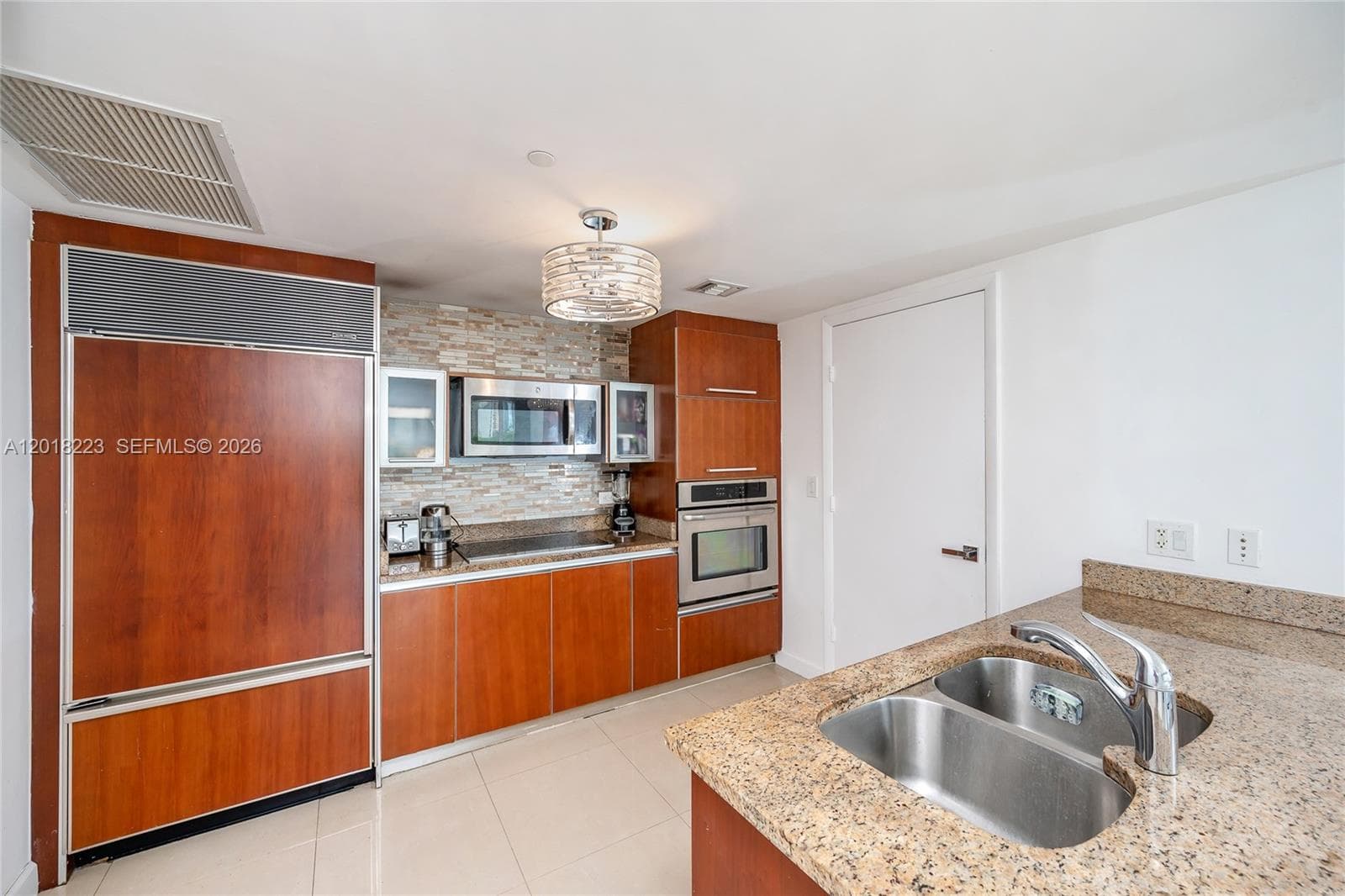 17201 Collins Ave 506 photo 11