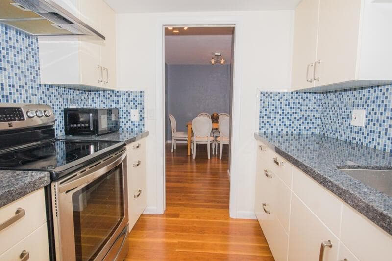 301 Croton Avenue 405 photo 7