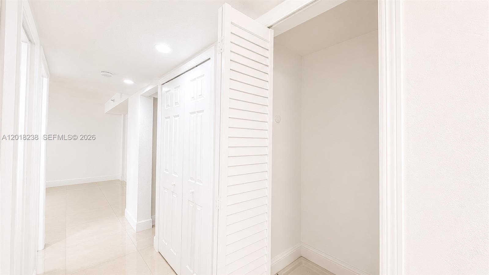 1621 Collins Ave 310 photo 24
