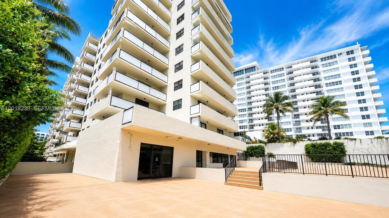 1621 Collins Ave 310 photo 10