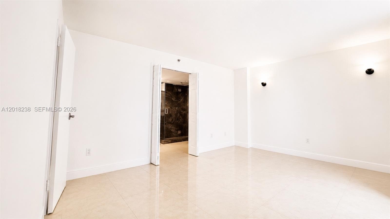 1621 Collins Ave 310 photo 18