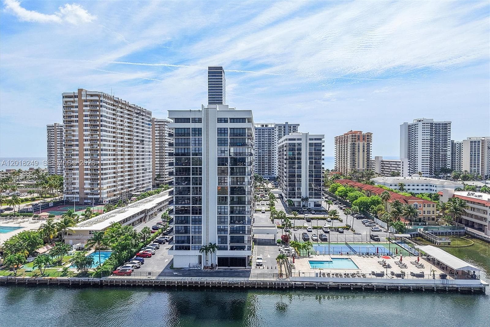 2017 Ocean Dr 910 photo 23