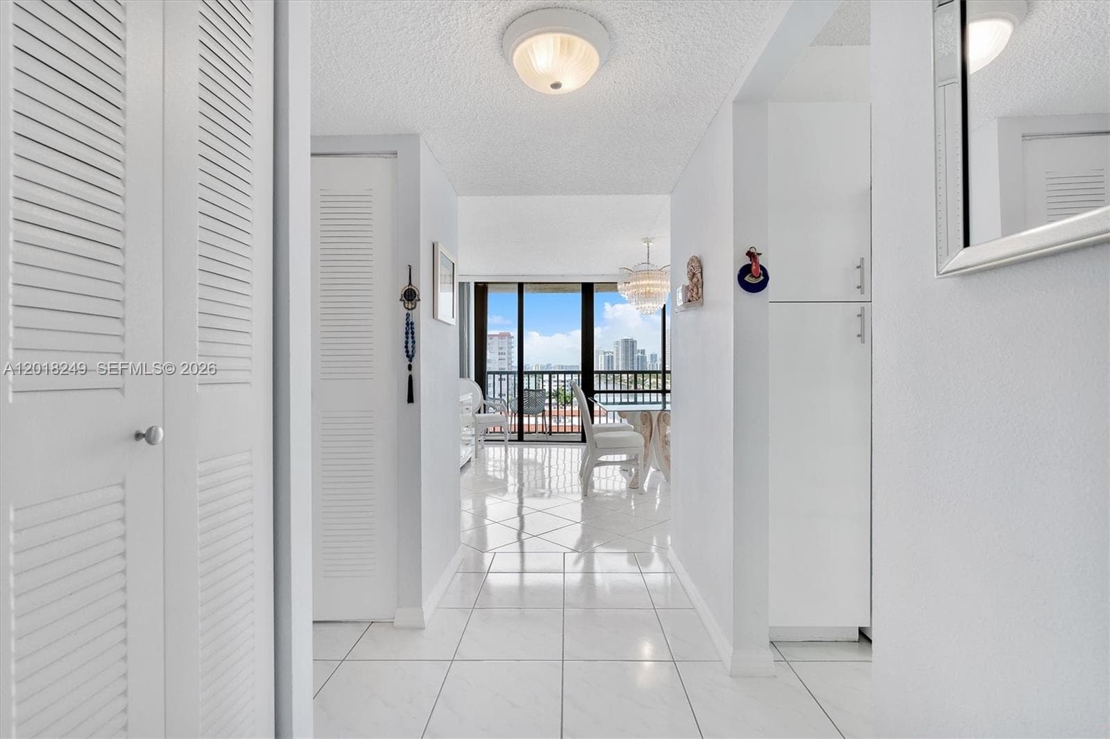 2017 Ocean Dr 910 photo 2