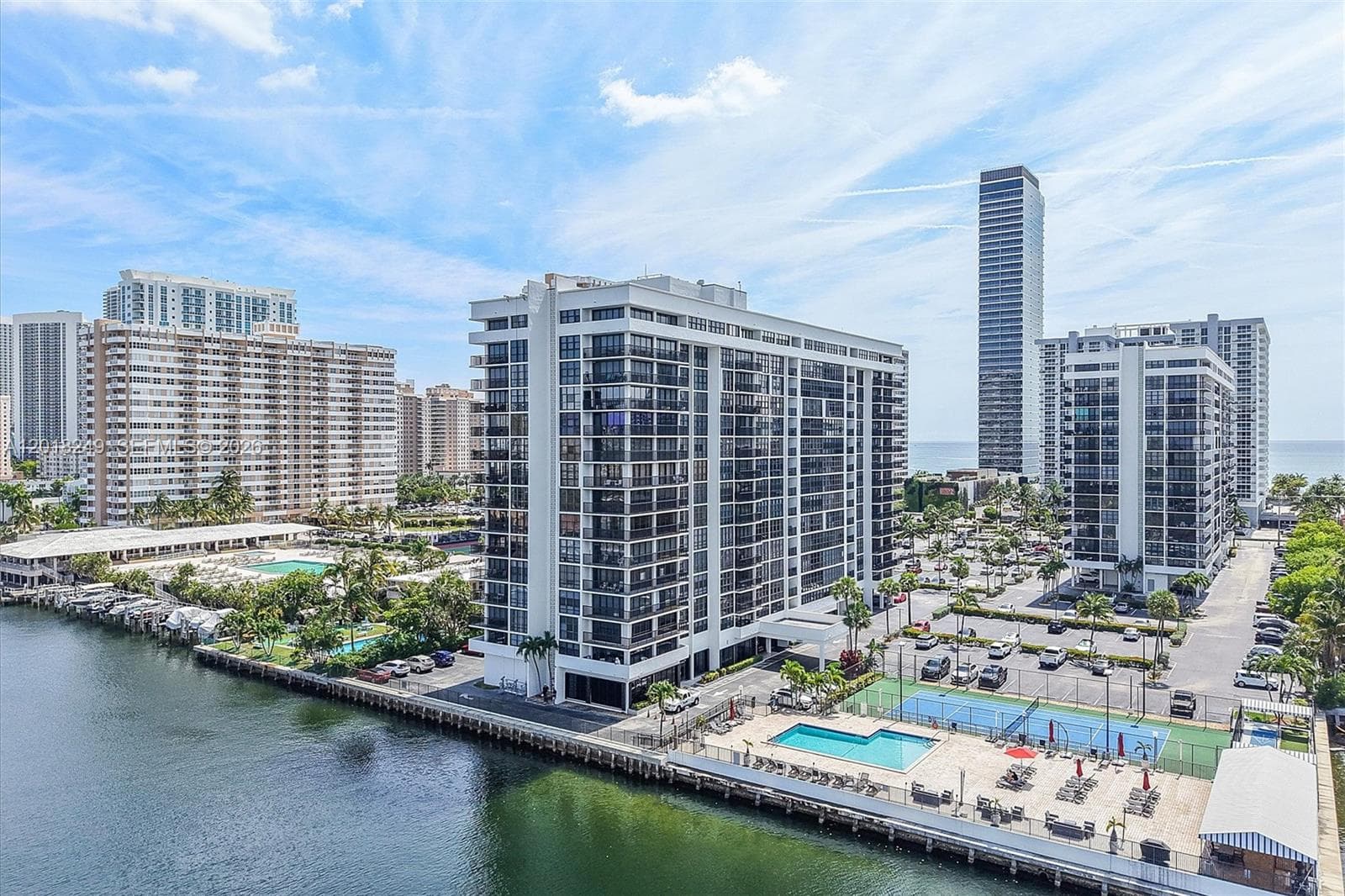 2017 Ocean Dr 910 photo 22
