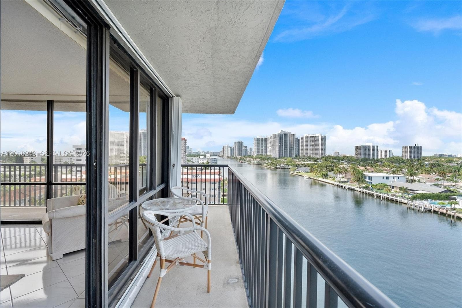 2017 Ocean Dr 910 photo 7