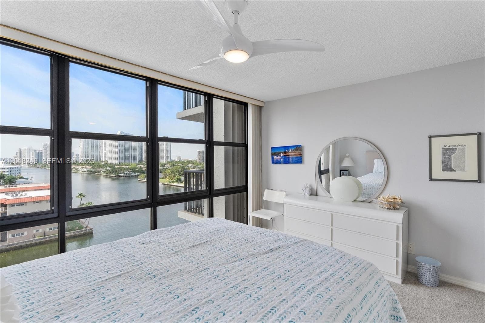 2017 Ocean Dr 910 photo 14