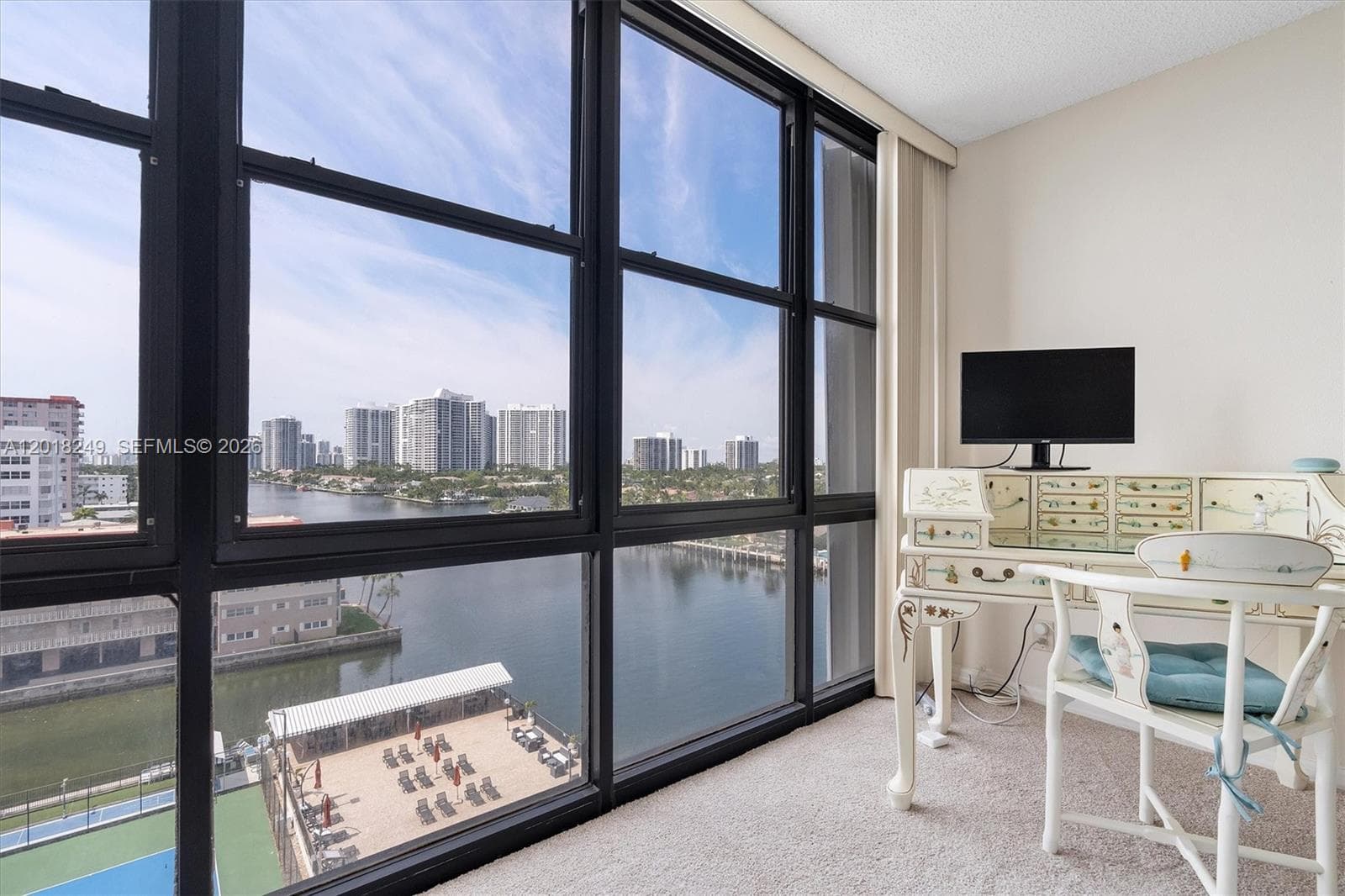 2017 Ocean Dr 910 photo 18