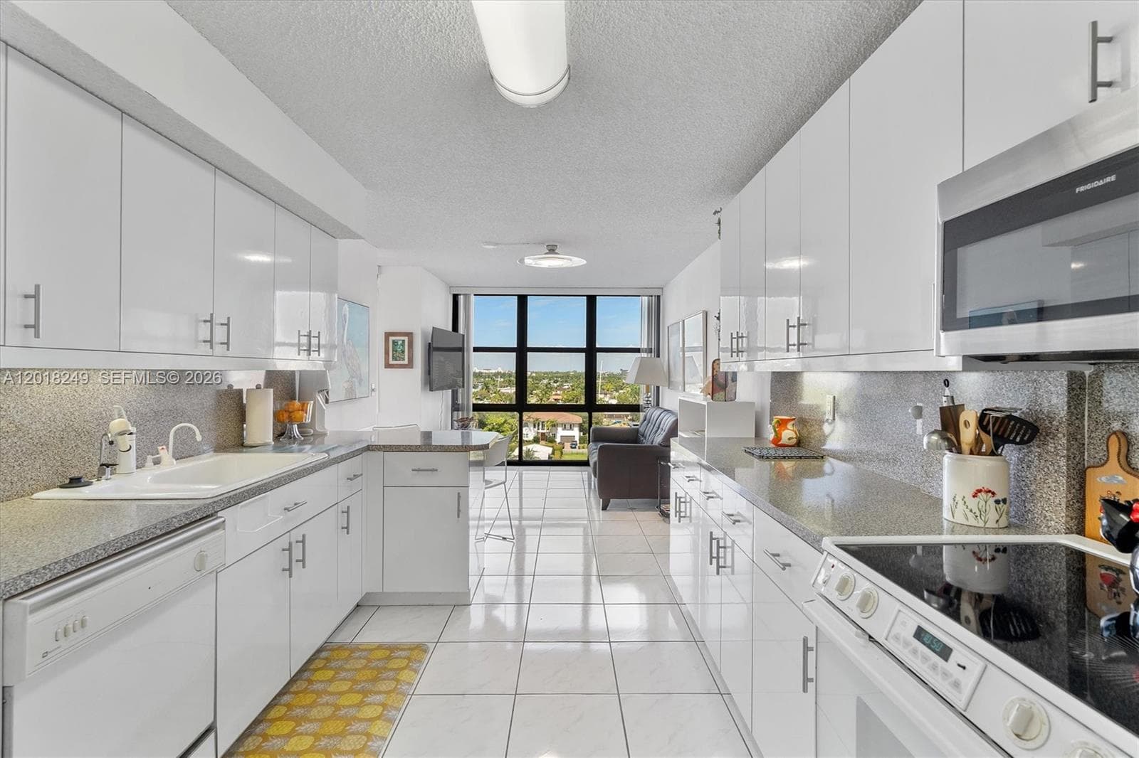 2017 Ocean Dr 910 photo 11
