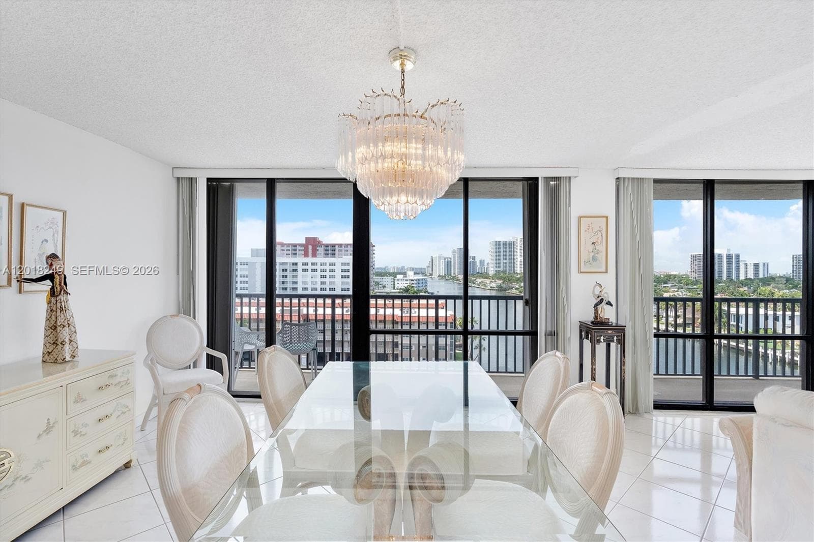 2017 Ocean Dr 910 photo 4