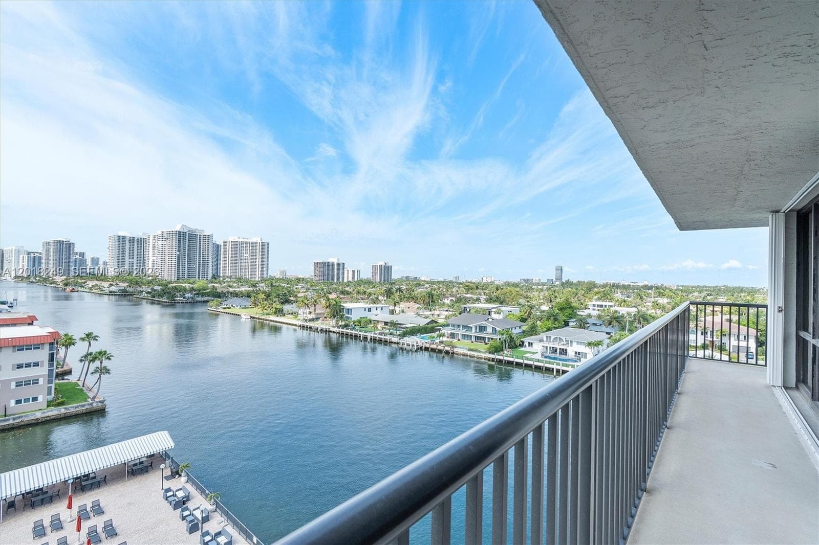 2017 Ocean Dr 910 photo 8