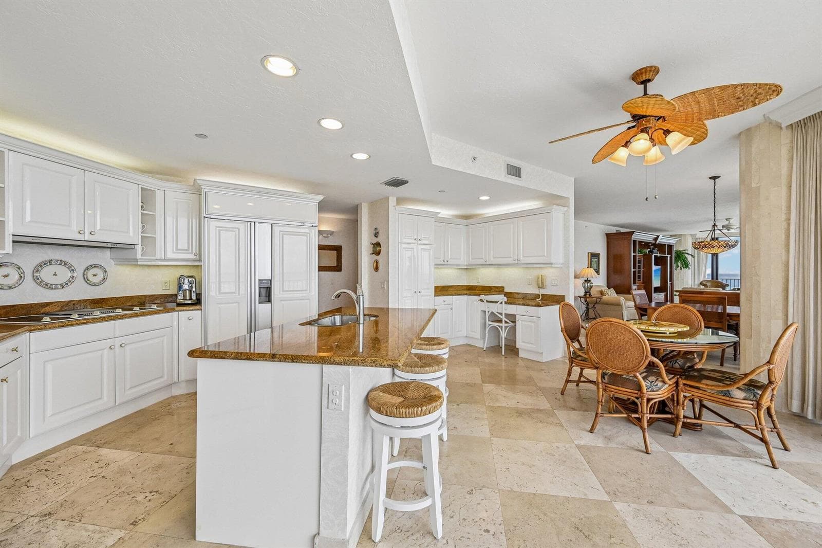 800 Ocean Drive 1105 photo 18