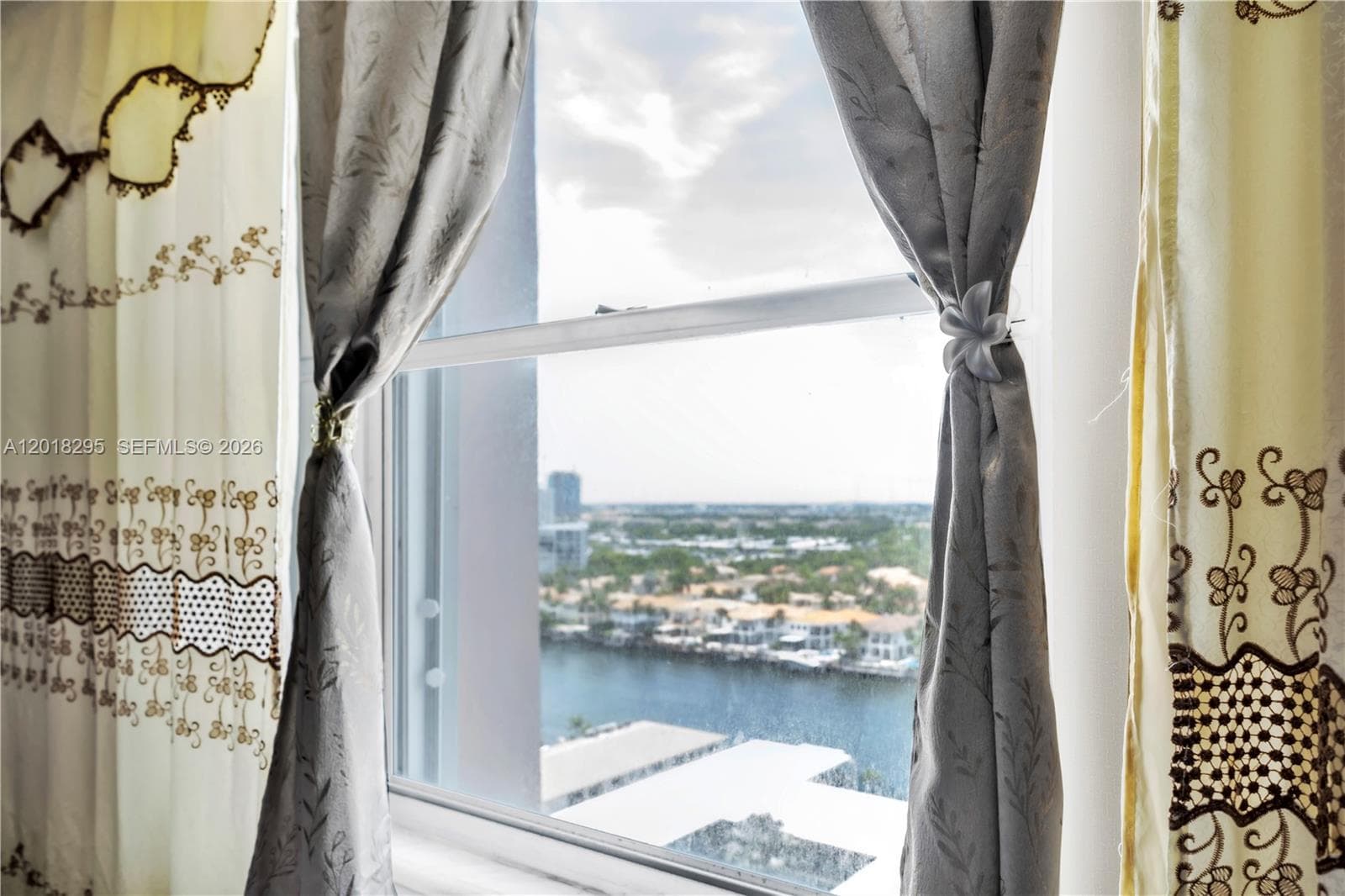 2101 Ocean Dr 1506(AVAILABLE NOW) photo 14