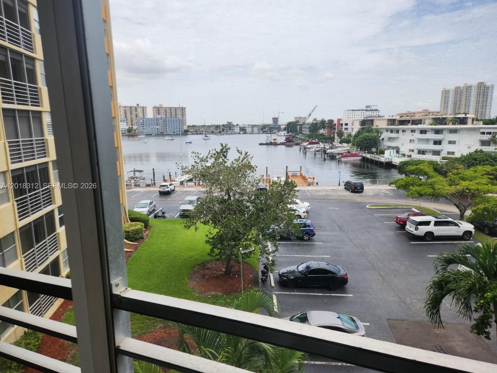 100 Golden Isles Dr 409 photo 1