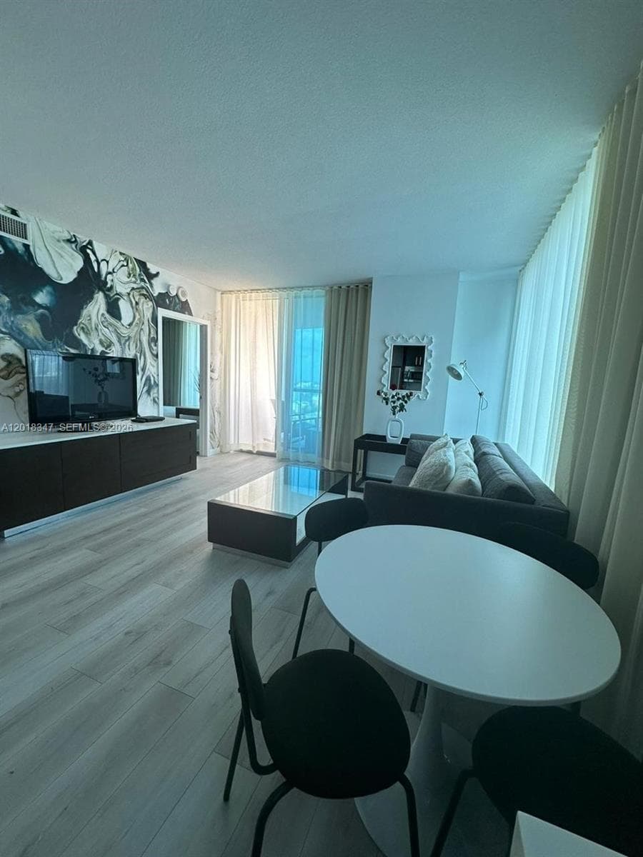 17315 Collins Ave 2006 photo 16