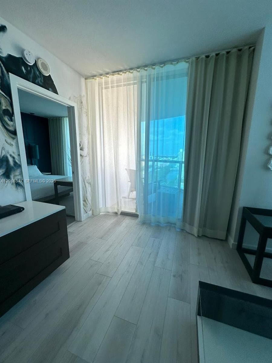 17315 Collins Ave 2006 photo 12