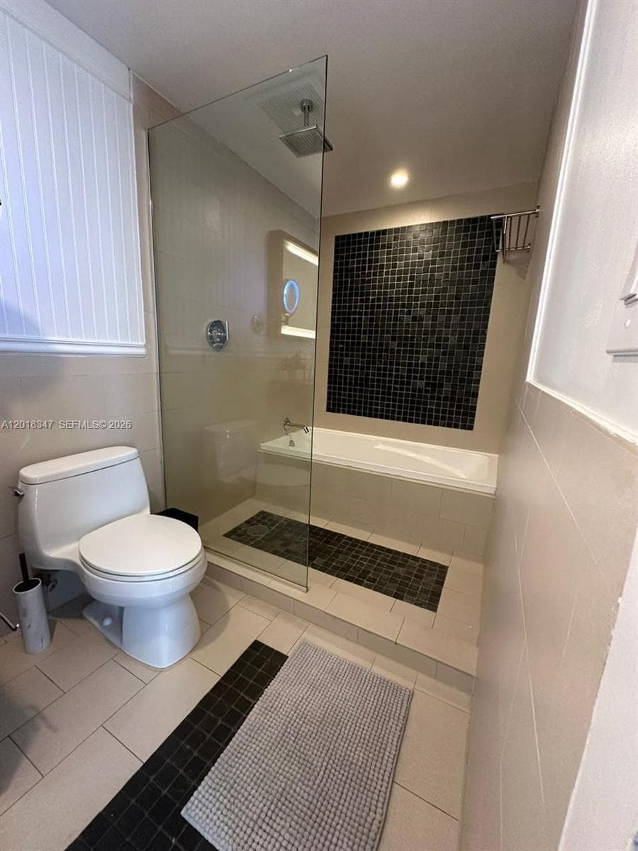 17315 Collins Ave 2006 photo 14