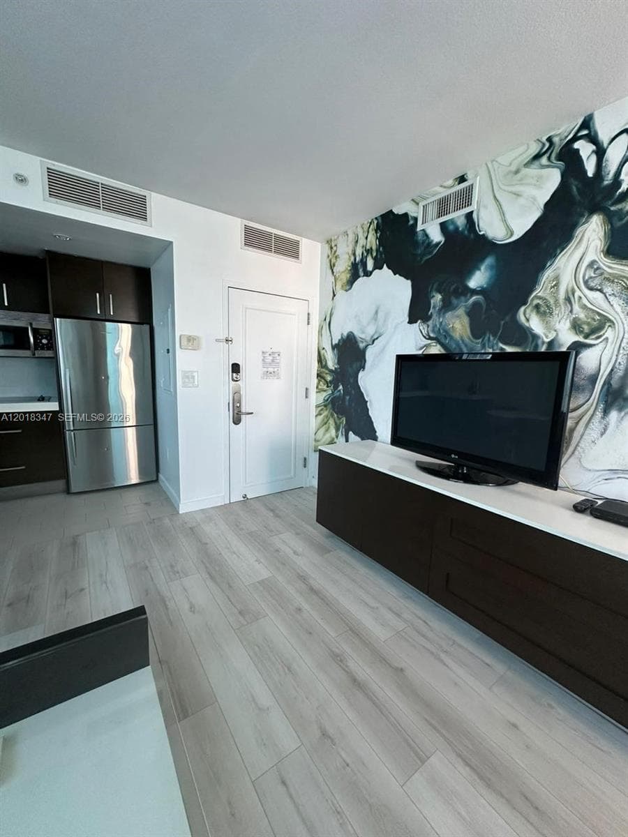 17315 Collins Ave 2006 photo 8