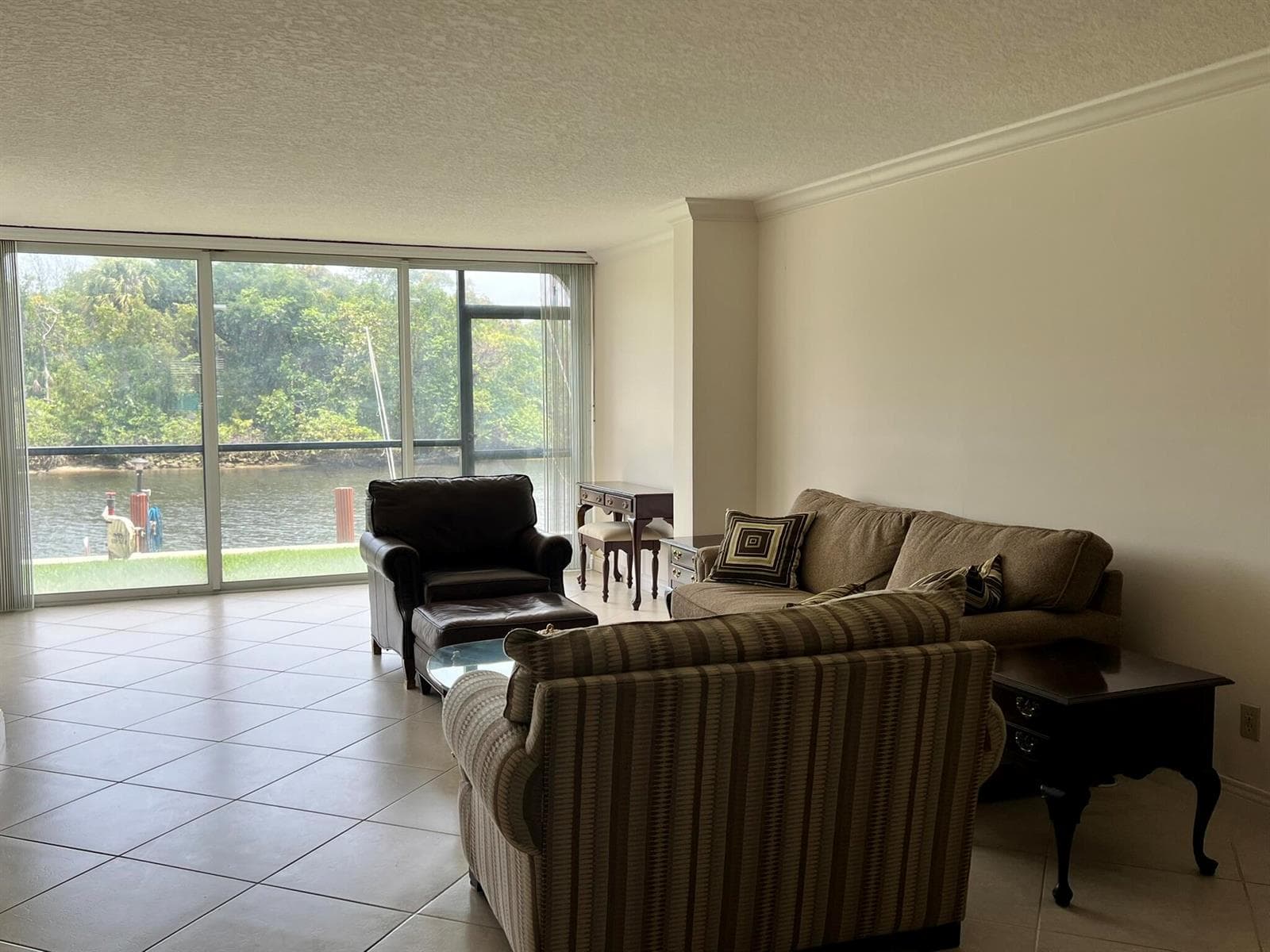 1631 Riverview Road 106 photo 11