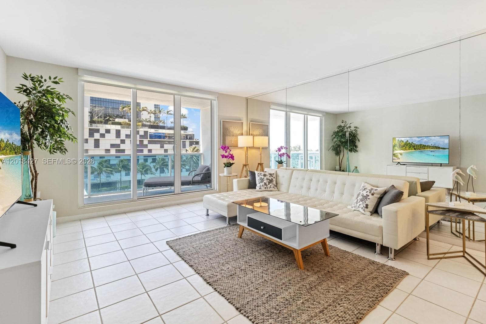 2301 Collins Ave 404 photo 2
