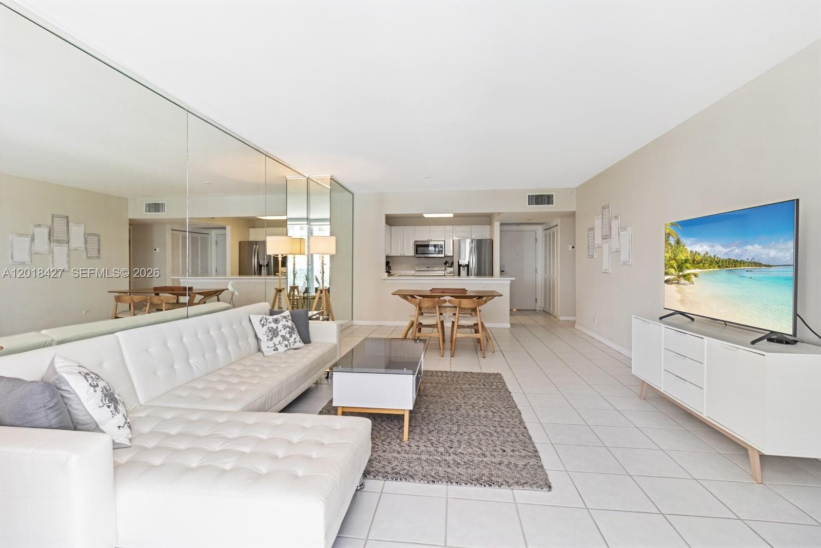 2301 Collins Ave 404 photo 7