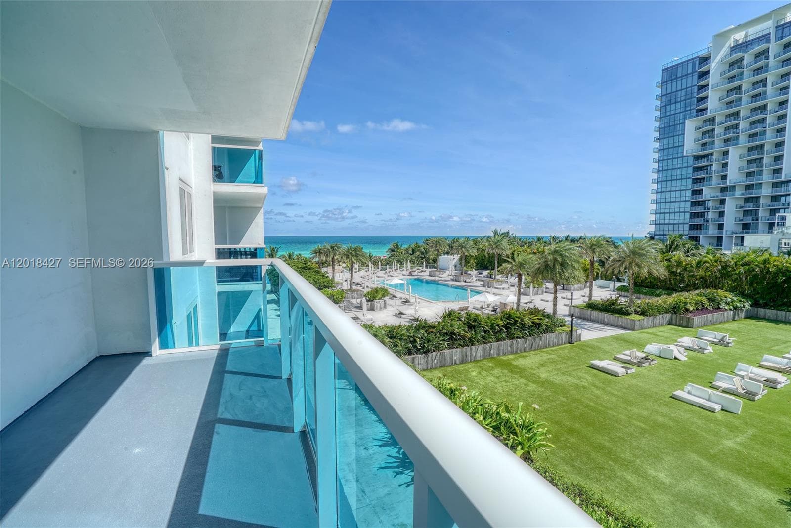 2301 Collins Ave 404 photo 1