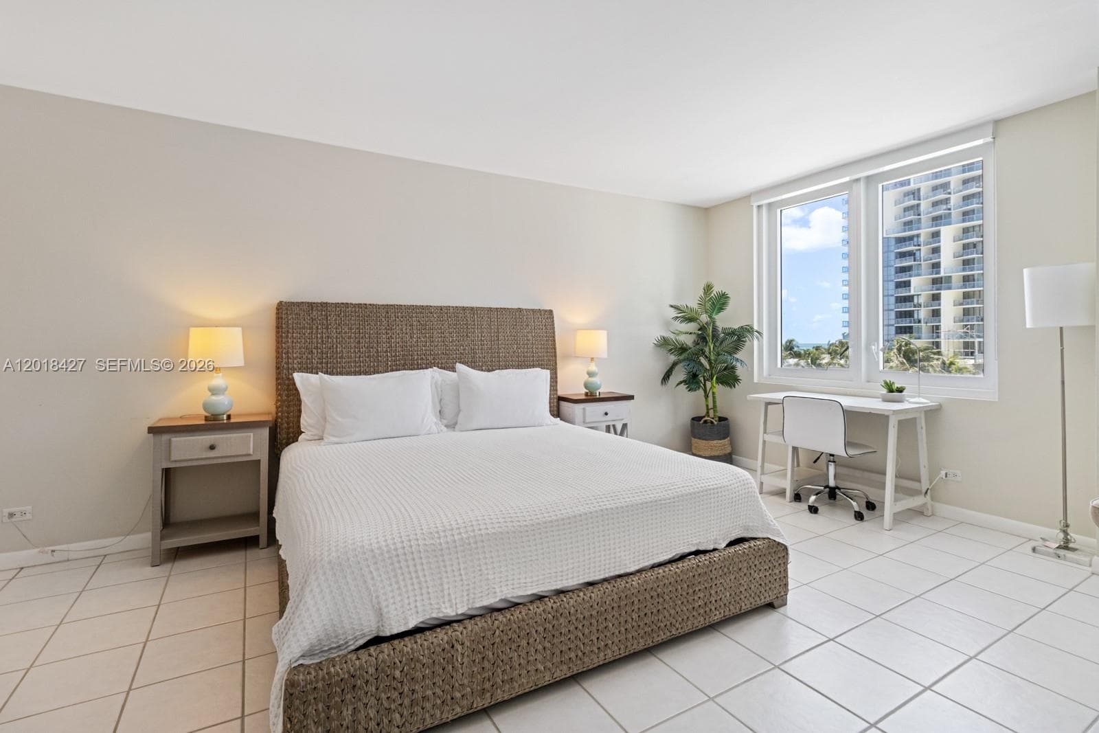 2301 Collins Ave 404 photo 9