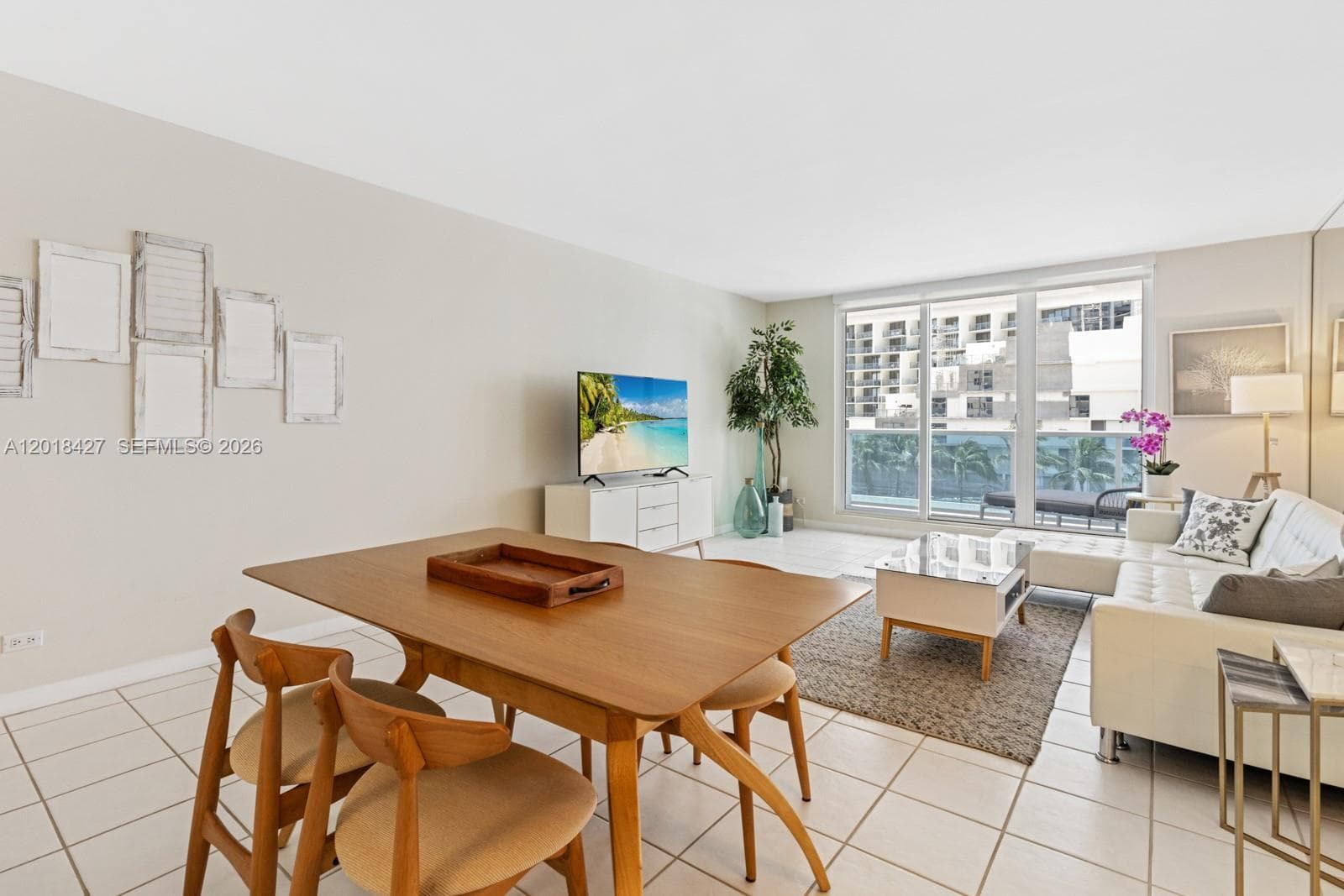 2301 Collins Ave 404 photo 4