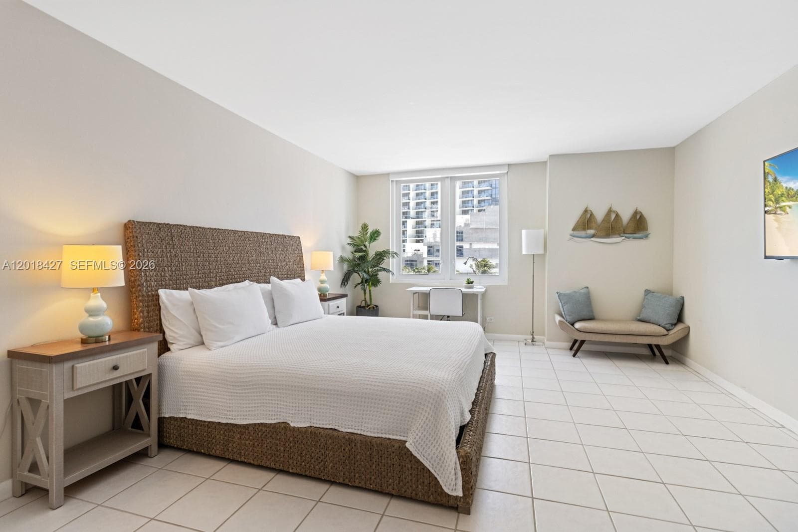 2301 Collins Ave 404 photo 8