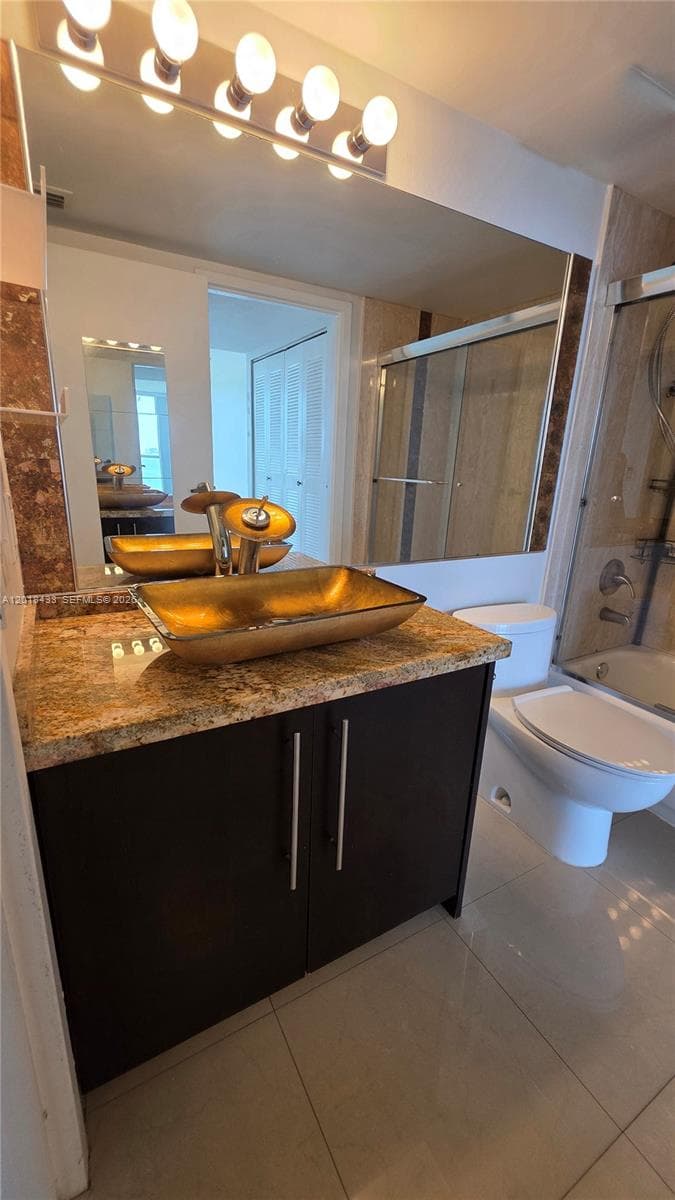 7601 Treasure Dr 1516 photo 17