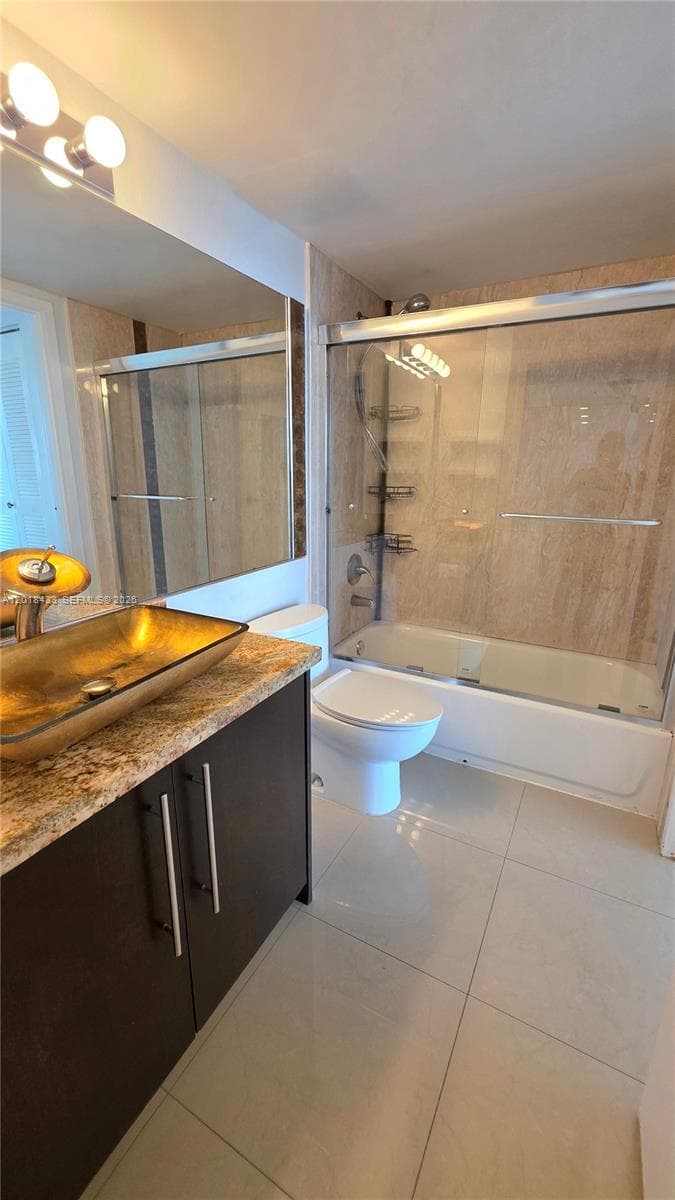 7601 Treasure Dr 1516 photo 16