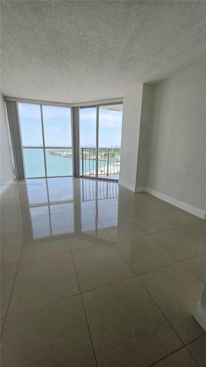 7601 Treasure Dr 1516 photo 12