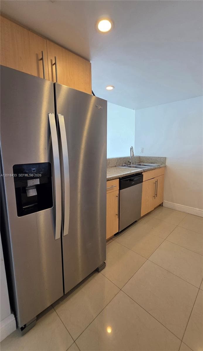 7601 Treasure Dr 1516 photo 20