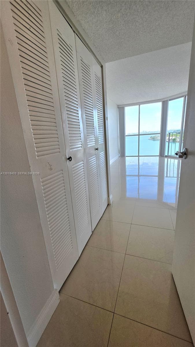 7601 Treasure Dr 1516 photo 14