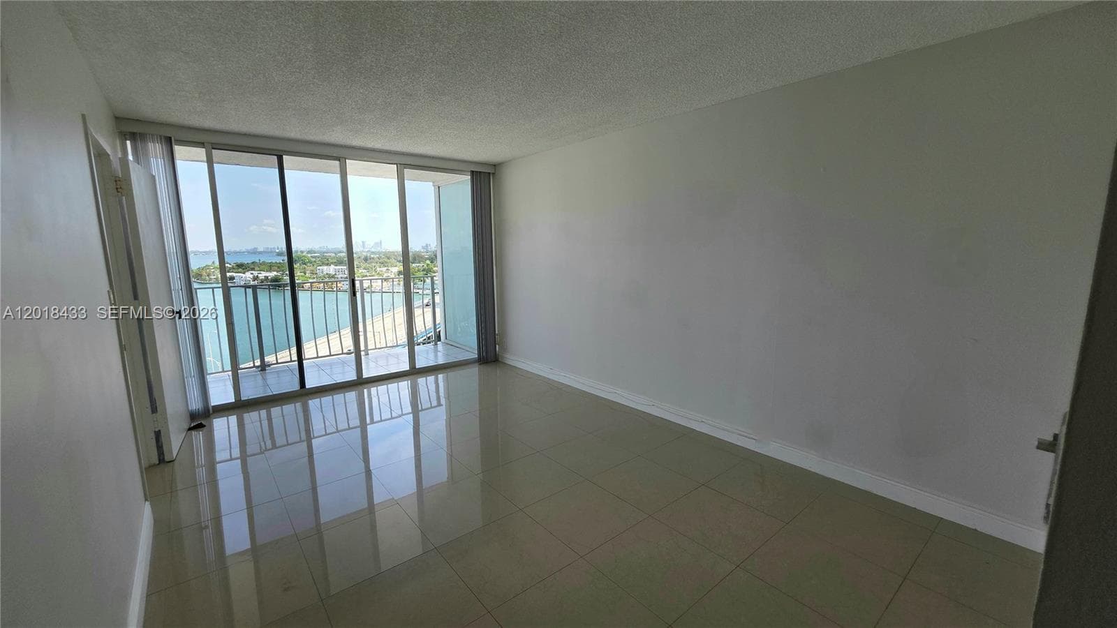 7601 Treasure Dr 1516 photo 25