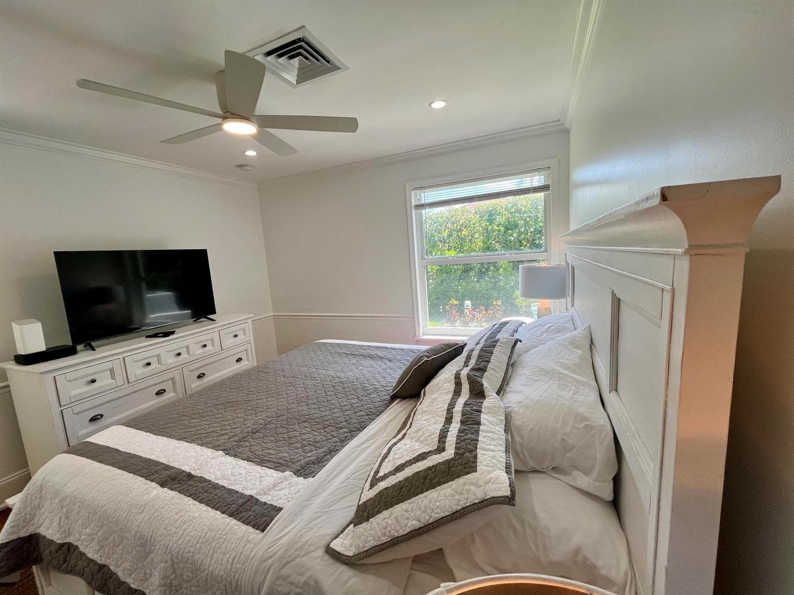 115 Dolphin Road photo 16