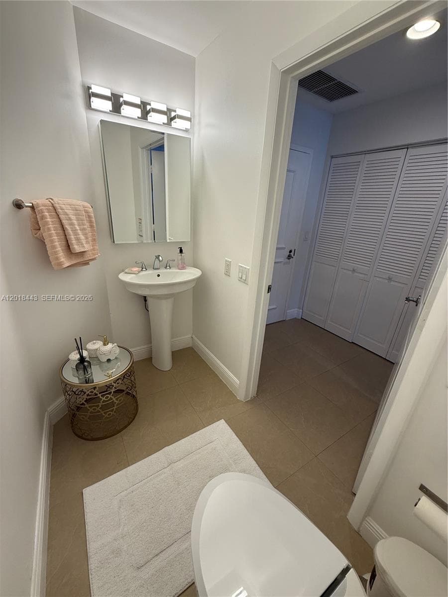 1945 S Ocean Dr 312 photo 16