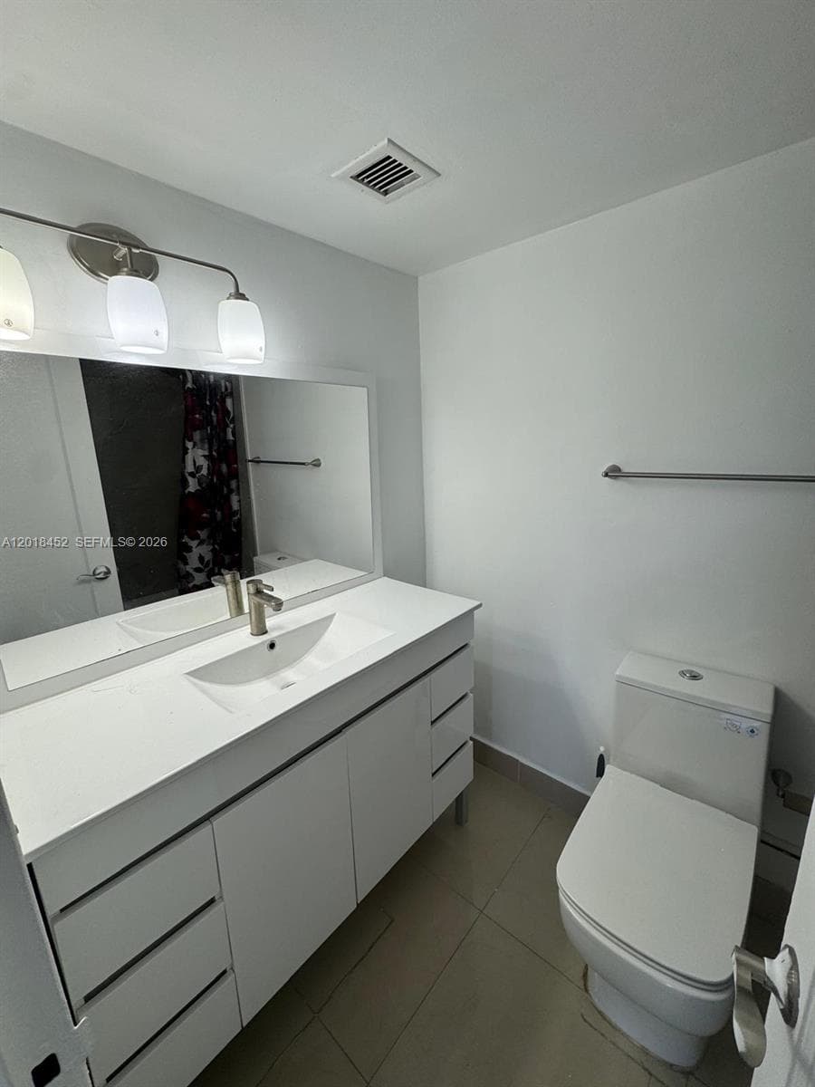 2020 135th St 303 photo 10