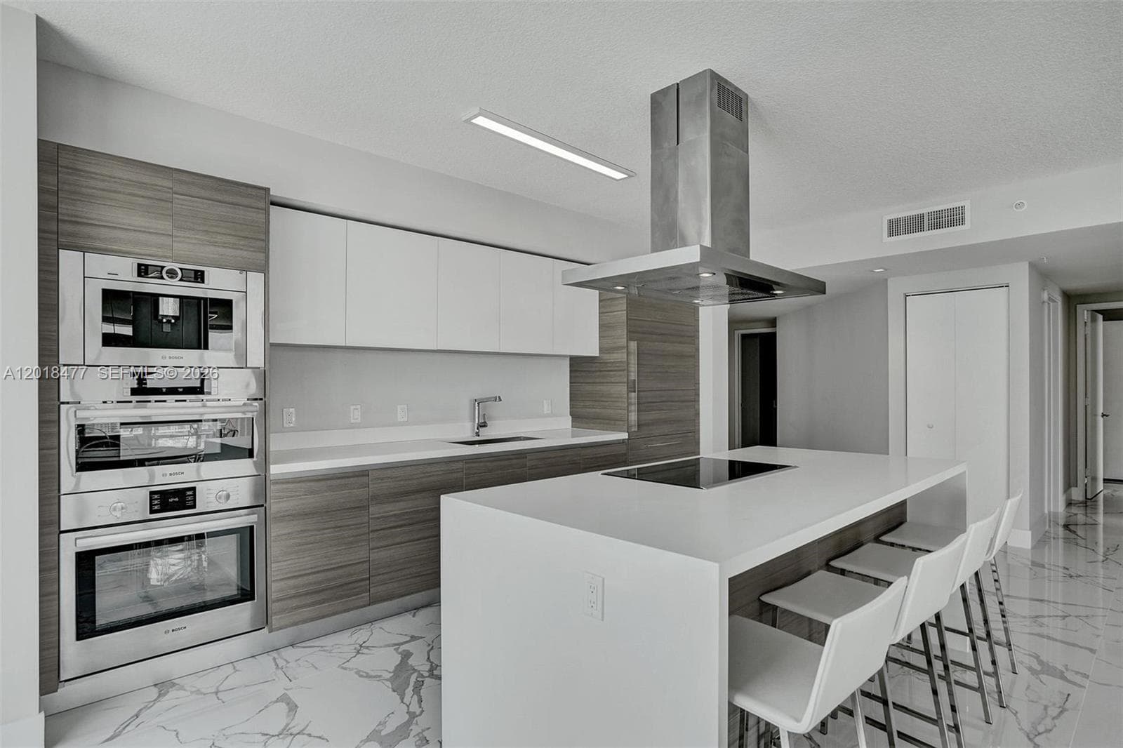 330 Sunny Isles Blvd 5-2207 photo 4